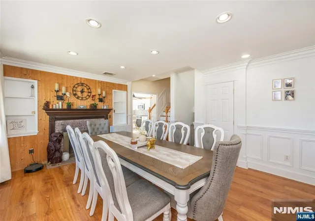Photo 4 of Single family home for sale at 308 Pine St, Pompton Lakes, NJ 07442 | MLS# 26039040 | Listing updated on 2026-10-21