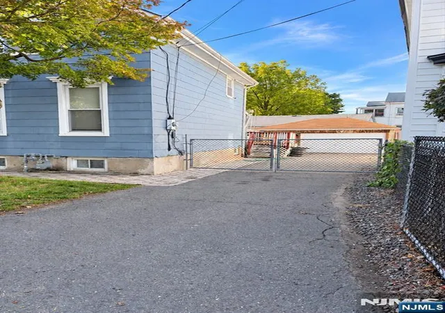 Photo 3 of Single family home for sale at 231 Burhans Ave, Haledon, NJ 07508 | MLS# 26039103 | Listing updated on 2026-10-18