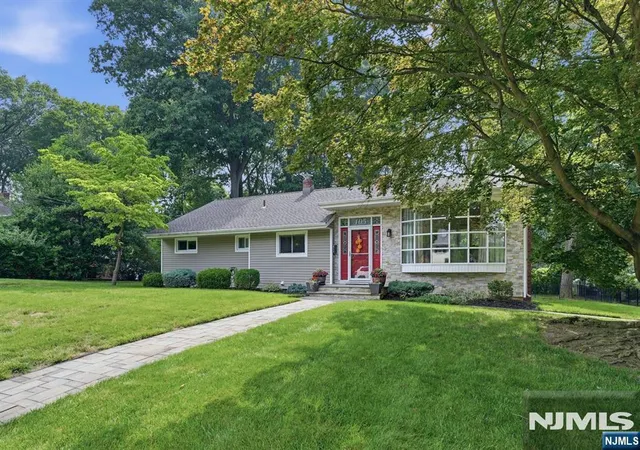 Photo 2 of Sale Pending at 105 Winthrop Rd, Hillsdale, NJ 07642 | MLS# 26039122 | Listing updated on 2026-10-17