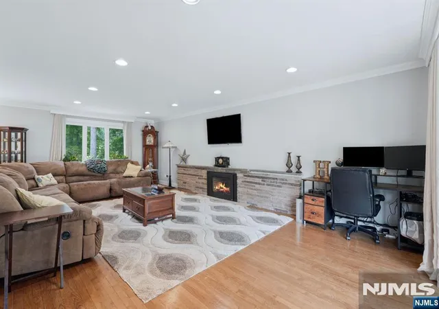Photo 4 of Sale Pending at 105 Winthrop Rd, Hillsdale, NJ 07642 | MLS# 26039122 | Listing updated on 2026-10-17
