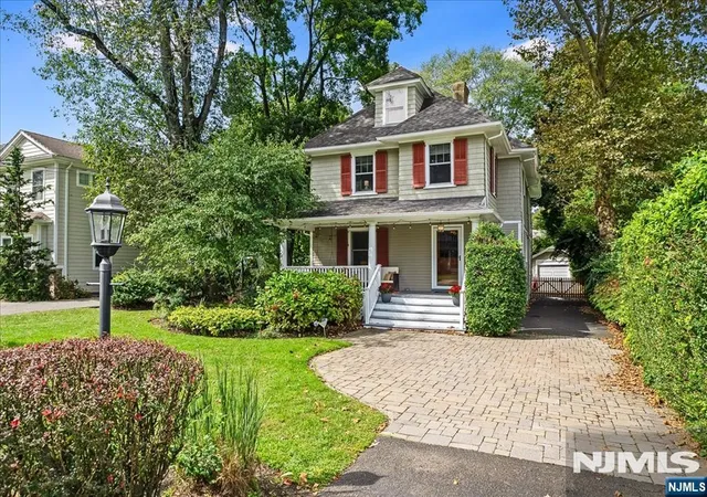 Photo 1 of Single family home for sale at 140 John St, Ridgewood, NJ 07450 | MLS# 26039158 | Listing updated on 2026-10-14