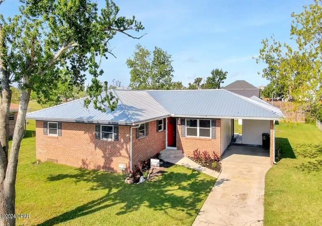 Photo 1 of Single family home for sale at 118 Carolina Ave, Lynn Haven, FL 32444 | MLS# 752643 | Listing updated on 2026-09-02