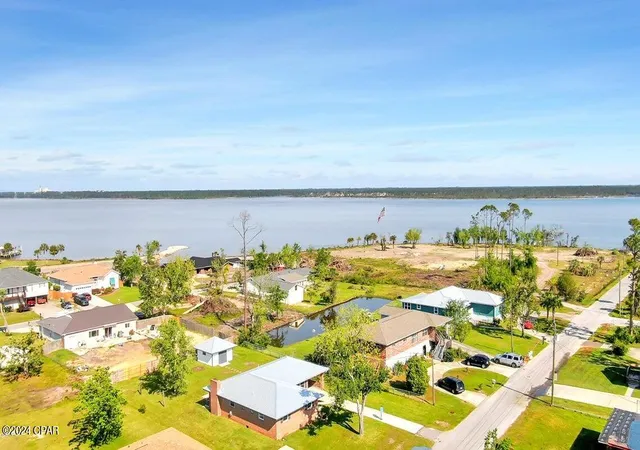 Photo 2 of Single family home for sale at 118 Carolina Ave, Lynn Haven, FL 32444 | MLS# 752643 | Listing updated on 2026-09-02