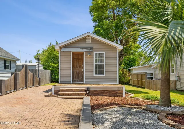 Photo 2 of Single family home for sale at 222 N Sherman Ave, Panama City, FL 32401 | MLS# 767953 | Listing updated on 2026-09-17