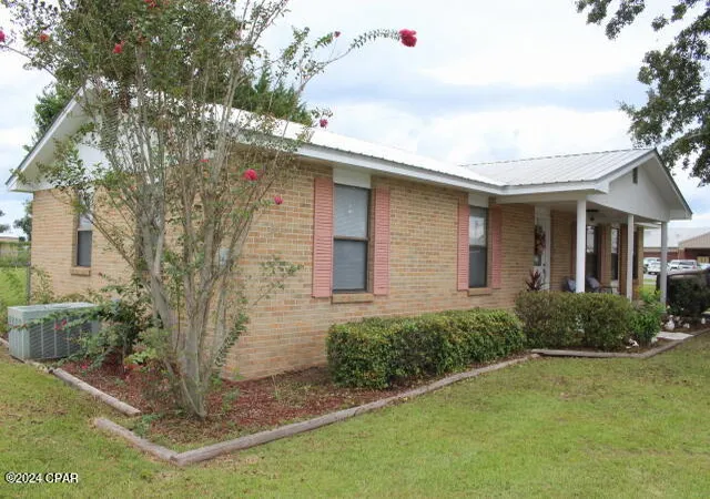 Photo 2 of Single family home for sale at 25676 Evans St, Altha, FL 32421 | MLS# 763199 | Listing updated on 2026-07-28