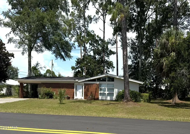 Photo 2 of Single family home for sale at 2203 Monument Ave, Port Saint Joe, FL 32456 | MLS# 777300 | Listing updated on 2026-08-19