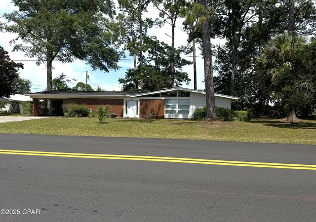 Photo 3 of Single family home for sale at 2203 Monument Ave, Port Saint Joe, FL 32456 | MLS# 777300 | Listing updated on 2026-08-19