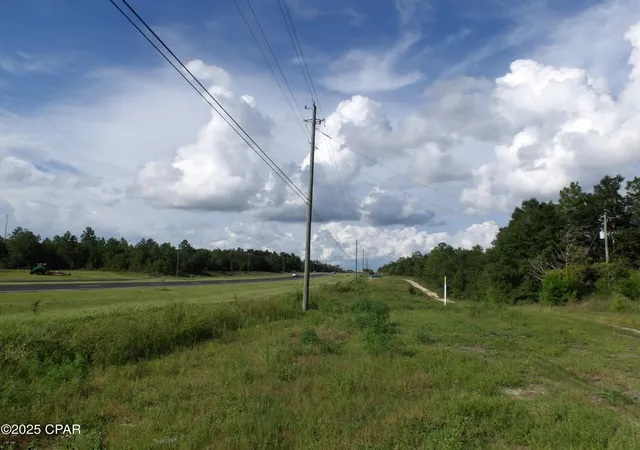 Photo 4 of Single family home for sale at 5491 Hwy 77, Chipley, FL 32428 | MLS# 777342 | Listing updated on 2026-09-28