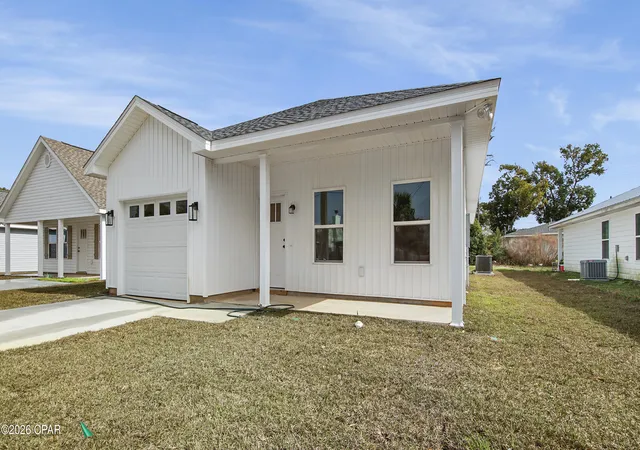 Photo 3 of Single family home for sale at 1138 Mulberry Ave, Panama City, FL 32401 | MLS# 776352 | Listing updated on 2026-08-27