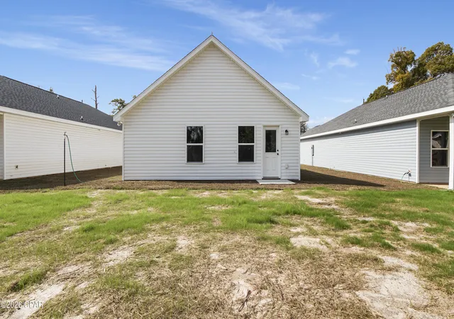 Photo 2 of Single family home for sale at 1142 Mulberry Ave, Panama City, FL 32401 | MLS# 776354 | Listing updated on 2026-08-27