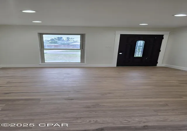 Photo 2 of Single family home for sale at 109 Concord Cir, Panama City, FL 32405 | MLS# 777955 | Listing updated on 2026-09-08