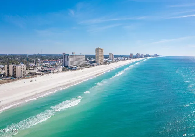 Listing Photo 4 - Condo for sale in building located at 9450 S Thomas 209C Dr, Panama City, FL 32408 - Unit #209C
