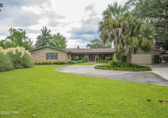 Photo 2 of Single family home for sale at 808 Plantation Dr, Panama City, FL 32404 | MLS# 778961 | Listing updated on 2026-08-20