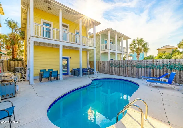 Photo 2 of Single family home for sale at 5310 Thomas Dr, Panama City, FL 32408 | MLS# 779080 | Listing updated on 2026-09-10