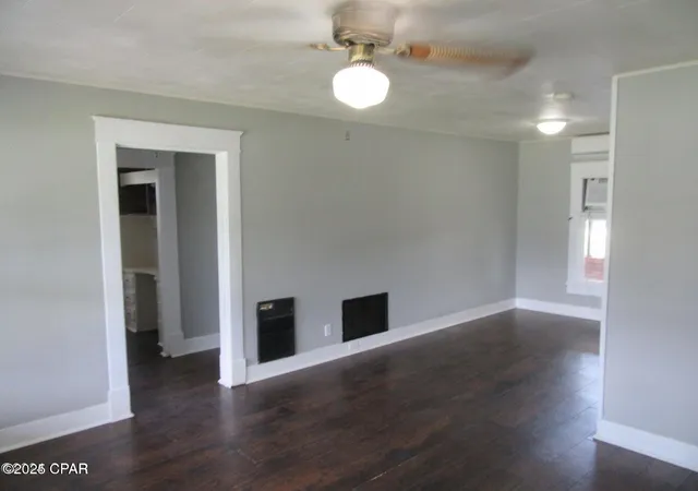 Listing Photo 4 - Condo for sale in building located at 708 S Hwy 22A Hwy, Parker, FL 32404 - Unit #A & B