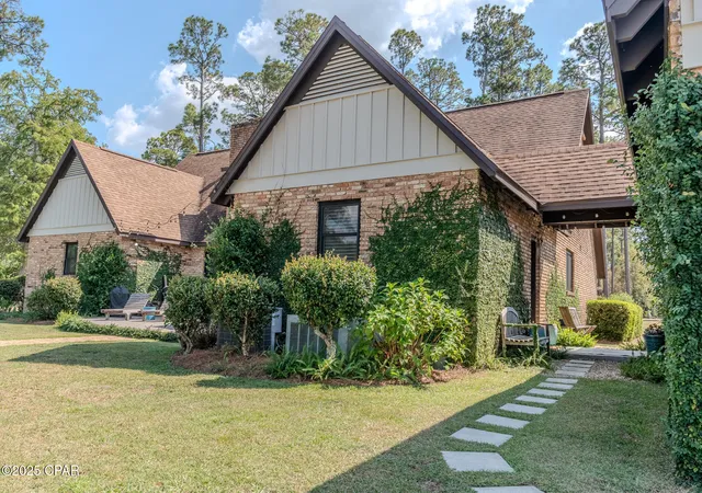 Photo 3 of Sale Pending at 1154 10th Avenue, Graceville, FL 32440 | MLS# 779181 | Listing updated on 2026-10-06