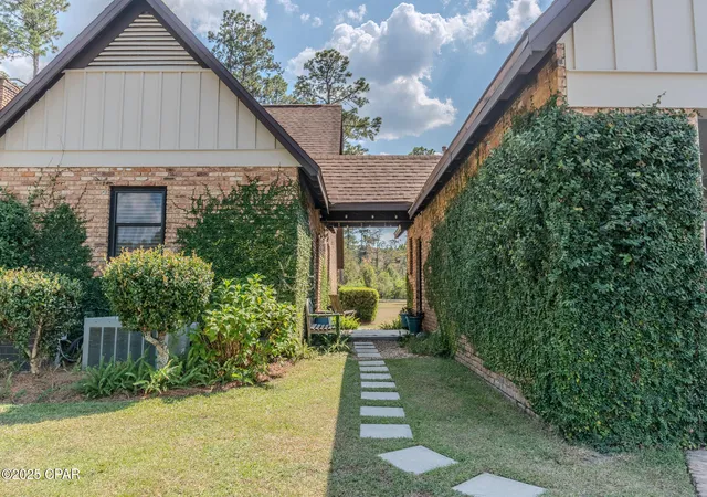 Photo 4 of Sale Pending at 1154 10th Avenue, Graceville, FL 32440 | MLS# 779181 | Listing updated on 2026-10-06