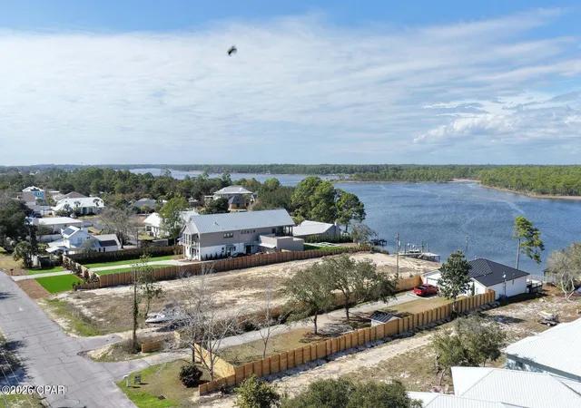 Photo 3 of Single family home for sale at 21926 Lakeview Dr, Panama City Beach, FL 32413 | MLS# 779260 | Listing updated on 2026-09-13