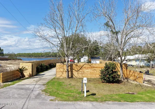 Photo 4 of Single family home for sale at 21926 Lakeview Dr, Panama City Beach, FL 32413 | MLS# 779260 | Listing updated on 2026-09-13