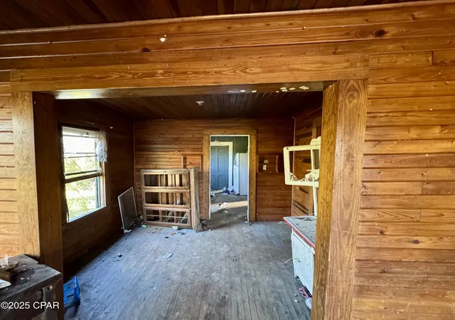 Photo 2 of Single family home for sale at 861 8th Avenue, Graceville, FL 32440 | MLS# 782264 | Listing updated on 2026-08-20