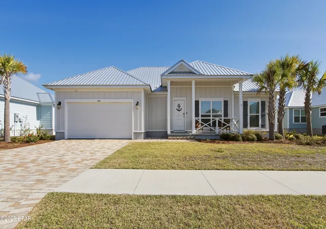 Photo 3 of Single family home for sale at 102 St Charles St, Port Saint Joe, FL 32456 | MLS# 782975 | Listing updated on 2026-08-31