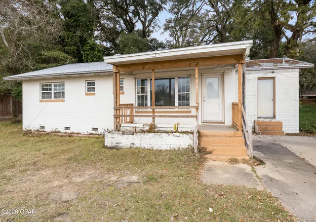 Photo 3 of Single family home for sale at 284 Airport Blvd, Pensacola, FL 32503 | MLS# 784828 | Listing updated on 2026-10-05