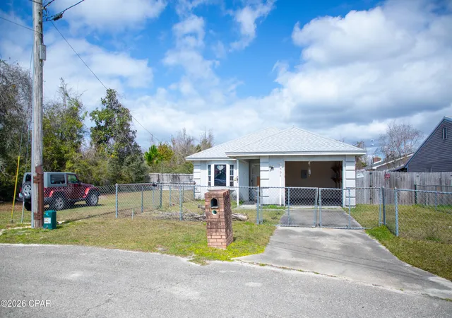 Photo 1 of Single family home for sale at 7006 E Fox Ct, Panama City, FL 32404 | MLS# 786759 | Listing updated on 2026-08-29