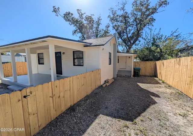 Photo 2 of Single family home for sale at 213 Springfield Ave, Panama City, FL 32401 | MLS# 786877 | Listing updated on 2026-08-28