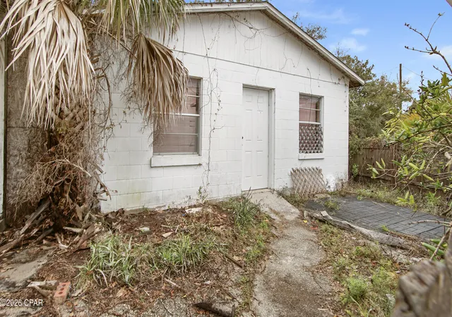 Listing Photo 4 - Condo for sale in building located at 604 Fernwood St, Panama City Beach, FL 32407