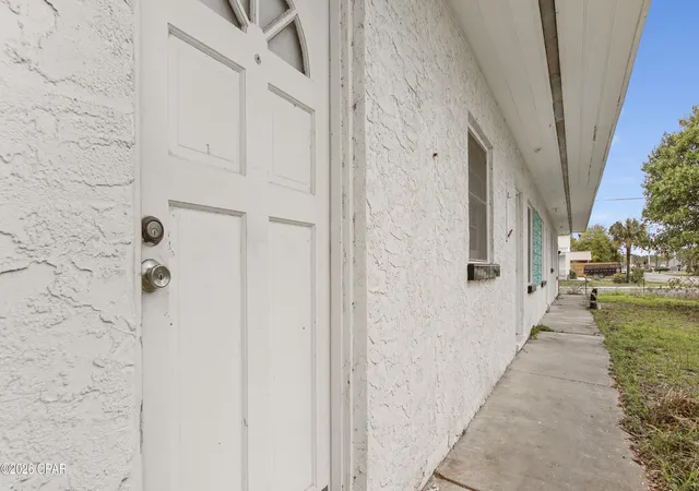 Listing Photo 5 - Condo for sale in building located at 604 Fernwood St, Panama City Beach, FL 32407