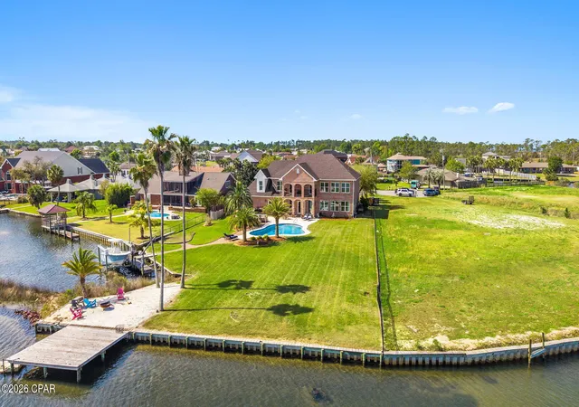Photo 4 of Sale Pending at 4734 Baywood Dr, Lynn Haven, FL 32444 | MLS# 788380 | Listing updated on 2026-09-26