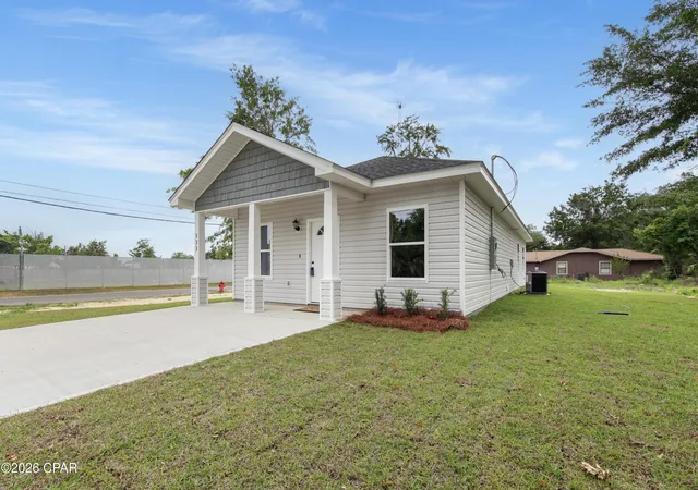Photo 3 of Single family home for sale at 533 E 9th Street, Panama City, FL 32401 | MLS# 788951 | Listing updated on 2026-09-11