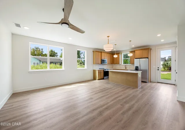 Photo 3 of Single family home for sale at 927 Grace Ave, Panama City, FL 32401 | MLS# 789191 | Listing updated on 2026-09-14