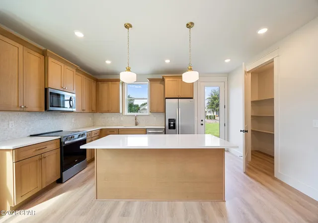 Photo 3 of Single family home for sale at 927 Grace Ave, Panama City, FL 32401 | MLS# 789191 | Listing updated on 2026-09-14