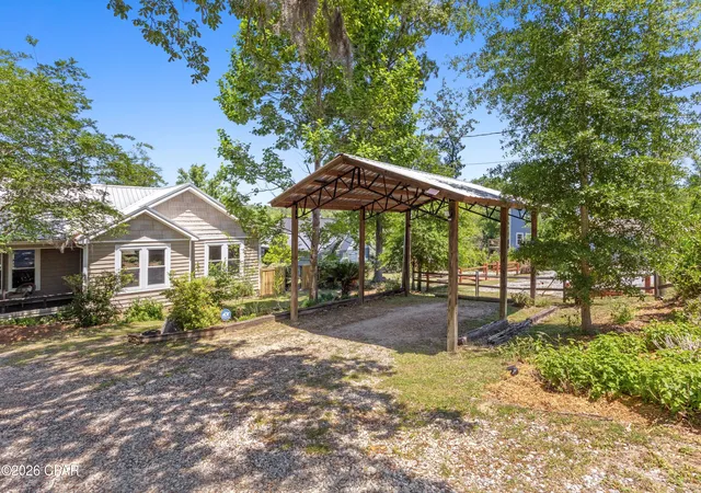Photo 3 of Single family home for sale at 2672 Lakeview Cir, Alford, FL 32420 | MLS# 789419 | Listing updated on 2026-10-07