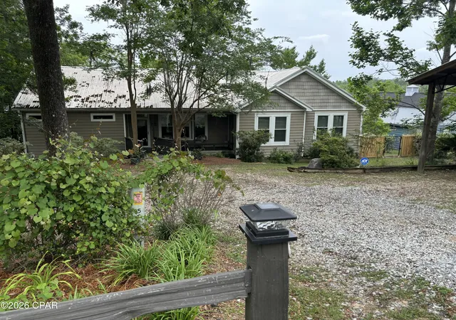 Photo 4 of Single family home for sale at 2672 Lakeview Cir, Alford, FL 32420 | MLS# 789419 | Listing updated on 2026-10-07