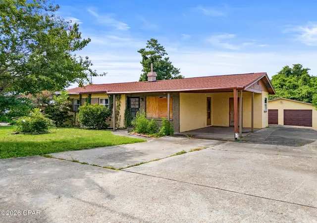 Photo 2 of Sale Pending at 1404 E 9th Street, Panama City, FL 32401 | MLS# 789943 | Listing updated on 2026-09-11