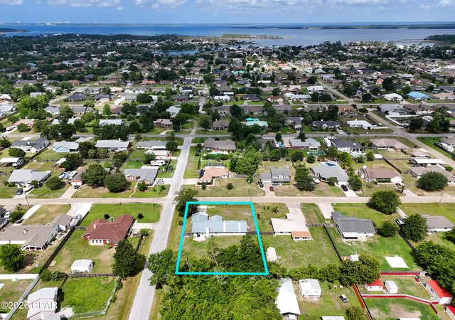 Photo 3 of Single family home for sale at 1609 New Hampshire Ave, Lynn Haven, FL 32444 | MLS# 790095 | Listing updated on 2026-09-11