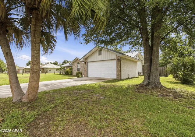 Photo 3 of Single family home for sale at 1609 New Hampshire Ave, Lynn Haven, FL 32444 | MLS# 790095 | Listing updated on 2026-09-11