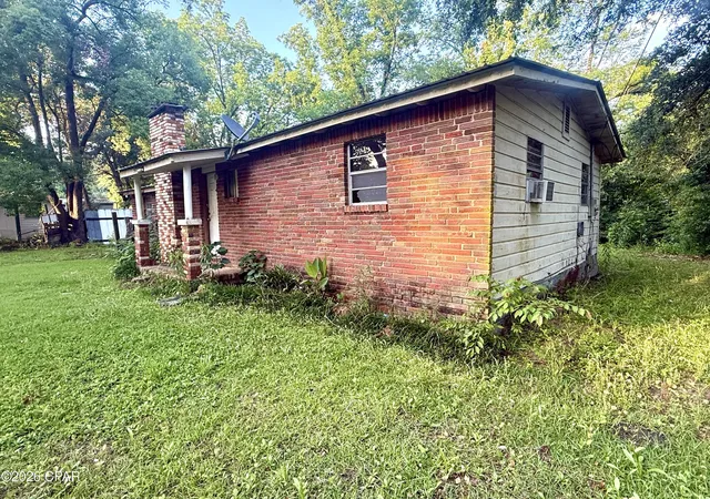 Photo 3 of Sale Pending at 2887 Pinecrest St, Vernon, FL 32462 | MLS# 790156 | Listing updated on 2026-07-30