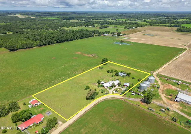 Photo 3 of Single family home for sale at 1712 Shamrock Ln, Chipley, FL 32428 | MLS# 790620 | Listing updated on 2026-09-04