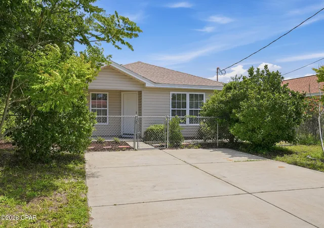 Photo 3 of Sale Pending at 5027 Willow St, Panama City, FL 32404 | MLS# 790933 | Listing updated on 2026-09-02