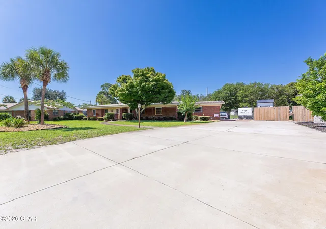 Photo 3 of Single family home for sale at 405 Bay Shore Dr, Panama City Beach, FL 32407 | MLS# 790982 | Listing updated on 2026-09-15