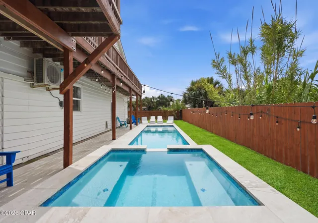 Photo 2 of Single family home for sale at 1205 Via De Luna Dr, Gulf Breeze, FL 32561 | MLS# 791095 | Listing updated on 2026-10-07