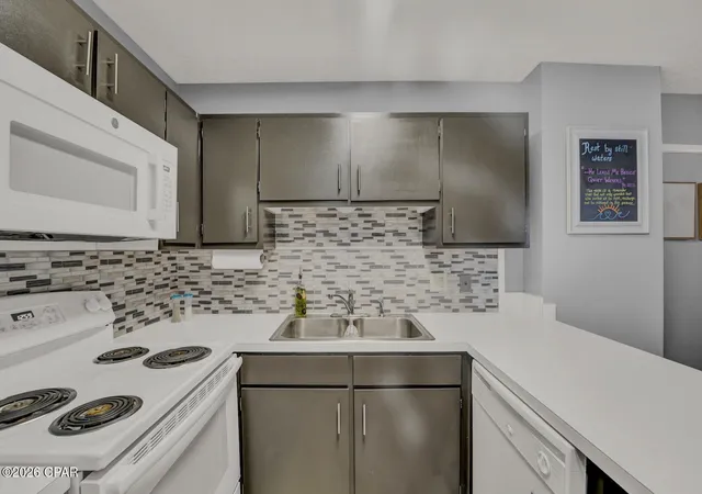 Listing Photo 5 - Condo for sale in building located at 4277 Kingfish Ln, Panama City Beach, FL 32408 - Unit #277