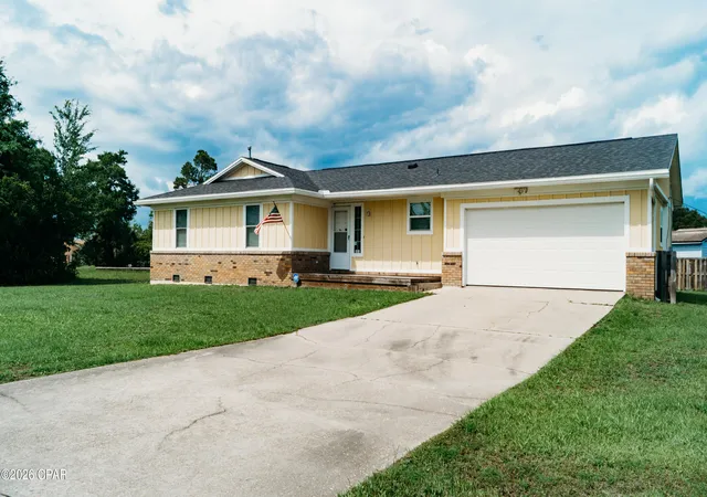 Photo 2 of Sale Pending at 1427 W Park Ln, Panama City, FL 32404 | MLS# 791527 | Listing updated on 2026-08-02