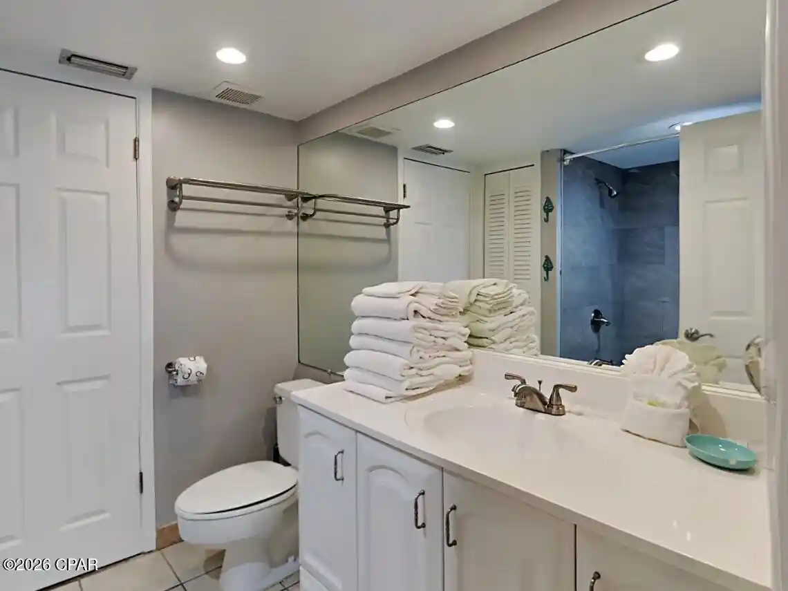 Listing Photo 1 - Condo for sale in 775 Gulf Shore Dr located at 775 Gulf Shore Dr, Destin, FL 32541 - Unit #2015
