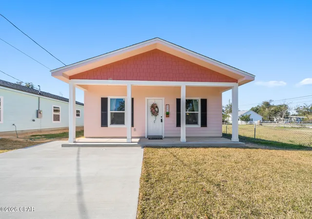Photo 2 of Single family home for sale at 518 N Center Ave, Panama City, FL 32401 | MLS# 791755 | Listing updated on 2026-08-04