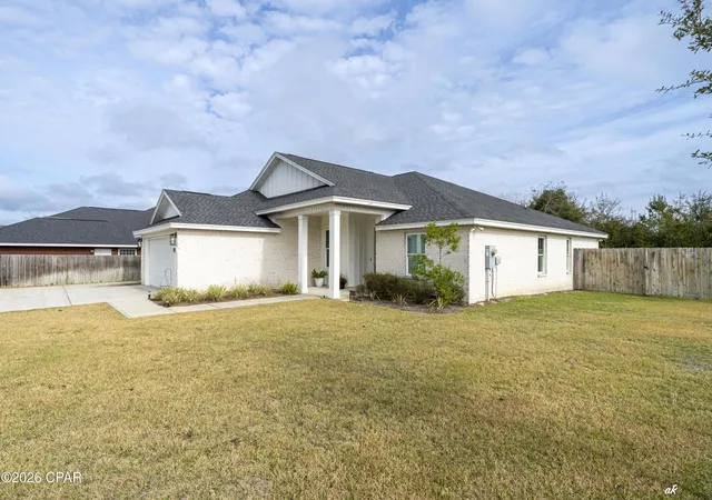 Photo 3 of Single family home for sale at 103 Lakeview Ter, Lynn Haven, FL 32444 | MLS# 792078 | Listing updated on 2026-10-02