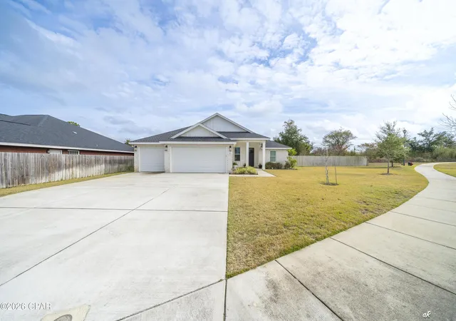 Photo 4 of Single family home for sale at 103 Lakeview Ter, Lynn Haven, FL 32444 | MLS# 792078 | Listing updated on 2026-10-02